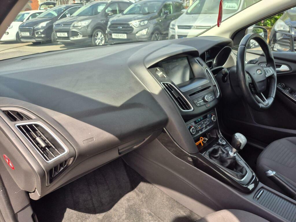 Ford Focus 1.5 Tdci Zetec Hatchback Euro 6 Black #15