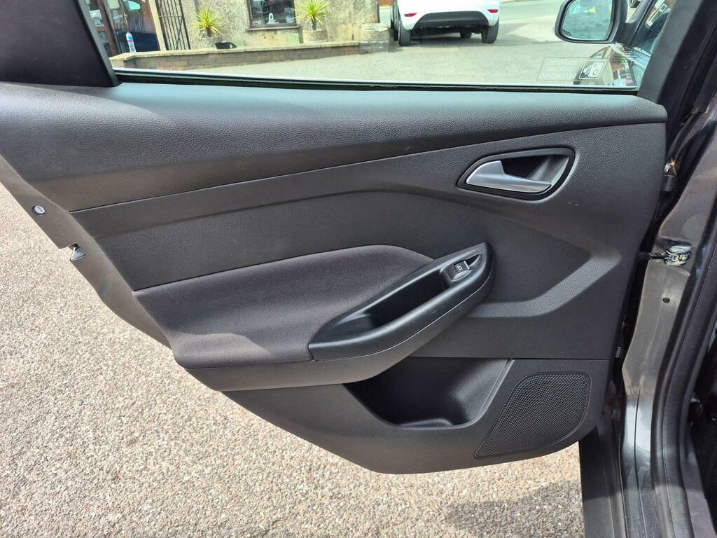 Ford Focus 1.5 Tdci Zetec Hatchback Euro 6 Black #28