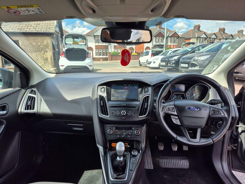 Ford Focus 1.5 Tdci Zetec Hatchback Euro 6 Black #9