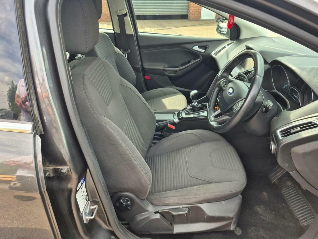 Ford Focus 1.5 Tdci Zetec Hatchback Euro 6 Black #17