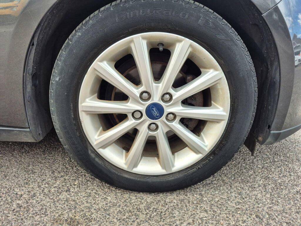 Ford Focus 1.5 Tdci Zetec Hatchback Euro 6 Black #31