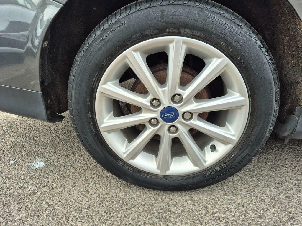 Ford Focus 1.5 Tdci Zetec Hatchback Euro 6 Black #32