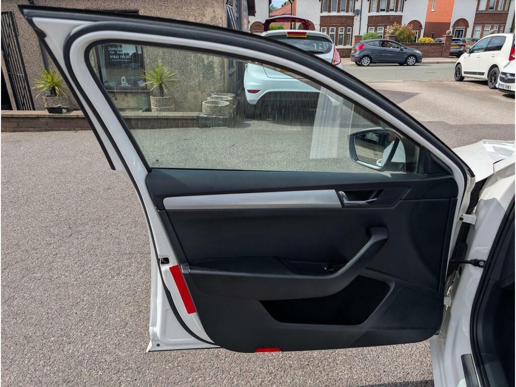 Skoda Superb 2.0 Tdi Se L Executive Euro 6 Ss Grey #38