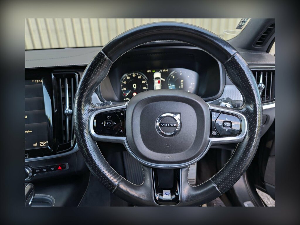 Volvo V90 T4 Momentum Plus Winter Pack Black #29