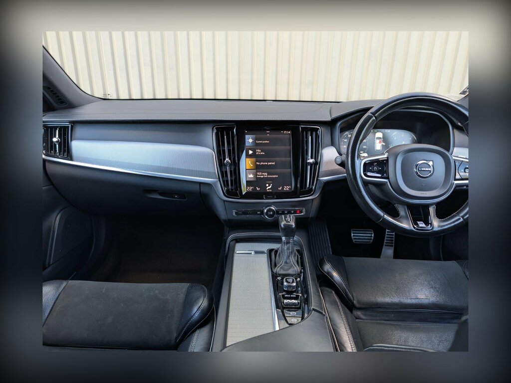 Volvo V90 T4 Momentum Plus Winter Pack Black #26