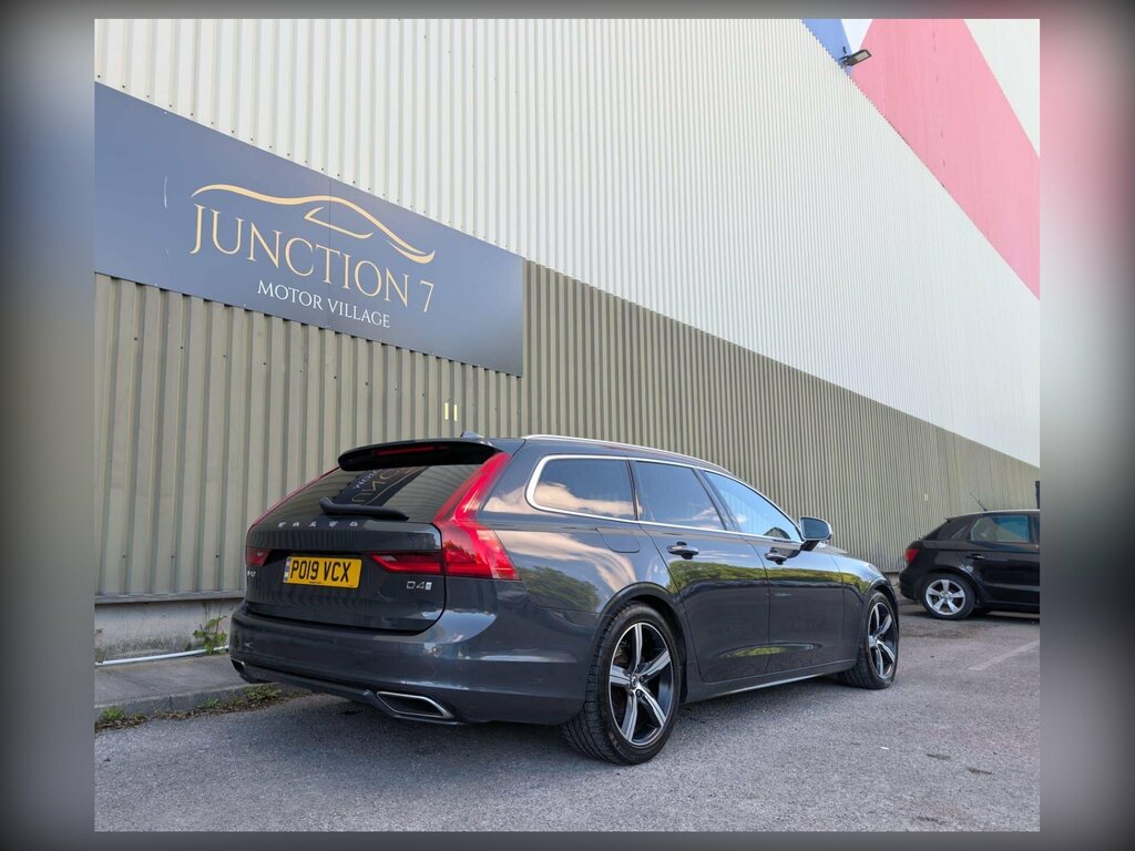 Volvo V90 T4 Momentum Plus Winter Pack Black #7