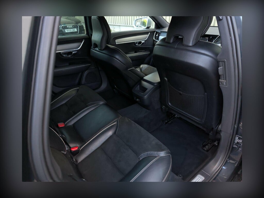 Volvo V90 T4 Momentum Plus Winter Pack Black #15