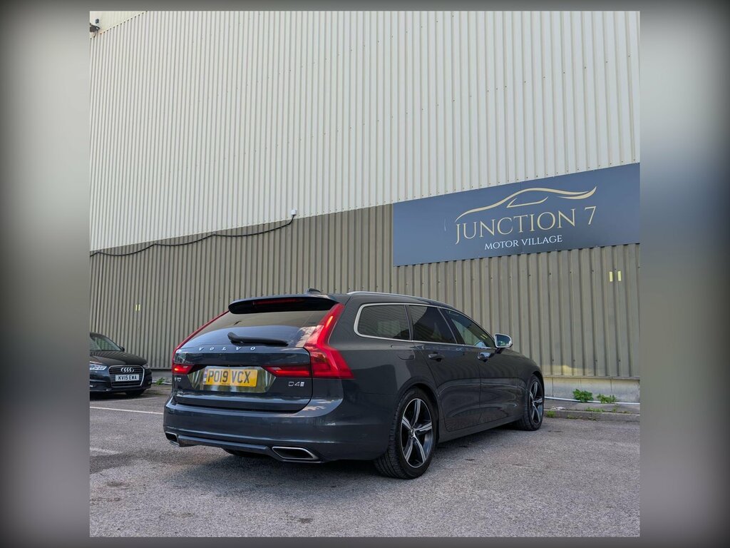 Volvo V90 T4 Momentum Plus Winter Pack Black #8