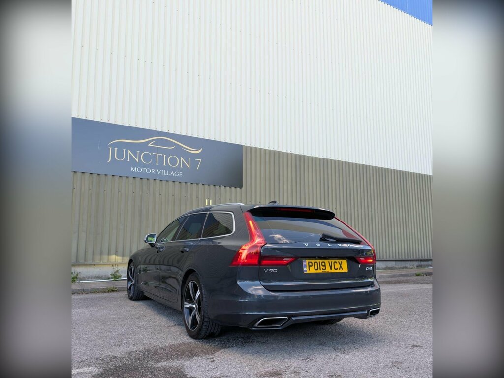 Volvo V90 T4 Momentum Plus Winter Pack Black #10
