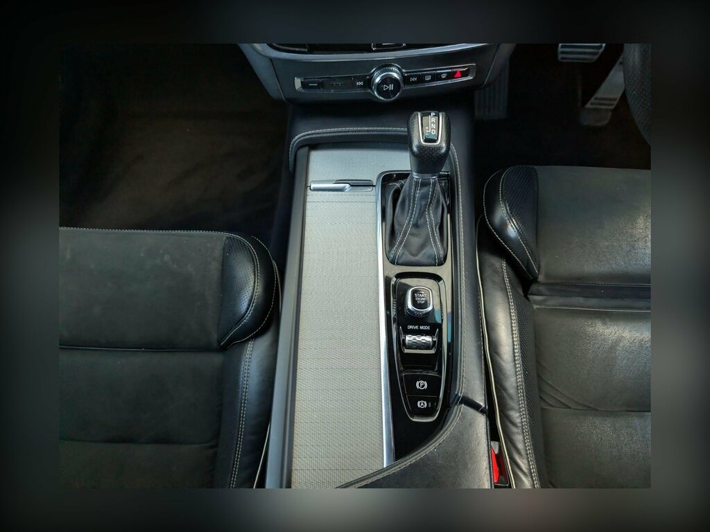Volvo V90 T4 Momentum Plus Winter Pack Black #27