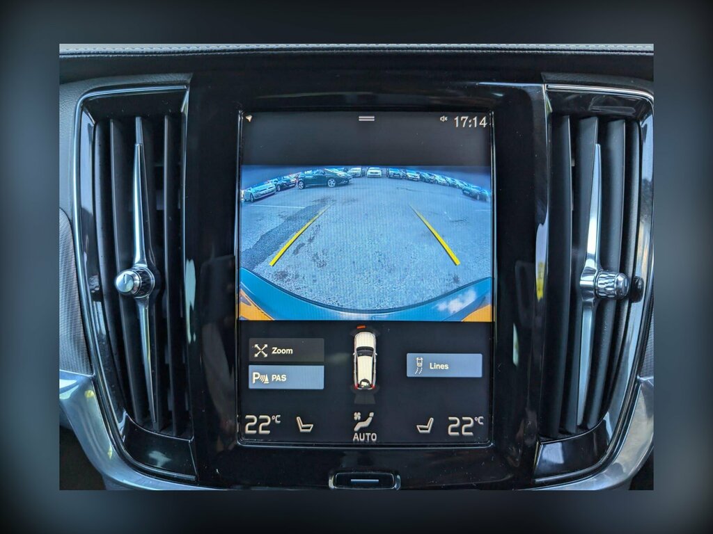 Volvo V90 T4 Momentum Plus Winter Pack Black #33