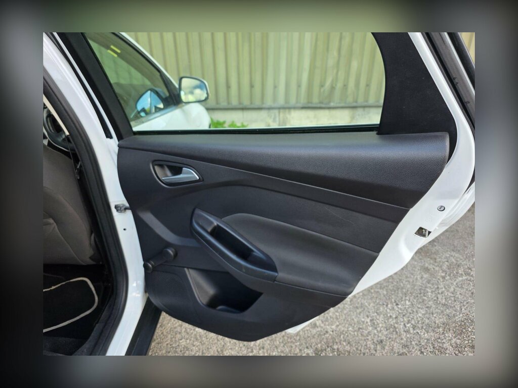 Ford Focus 1.6 Zetec Euro 5 White #5