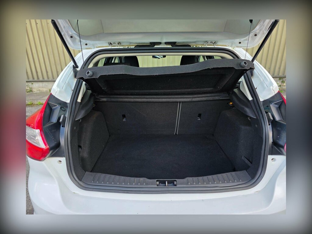 Ford Focus 1.6 Zetec Euro 5 White #4