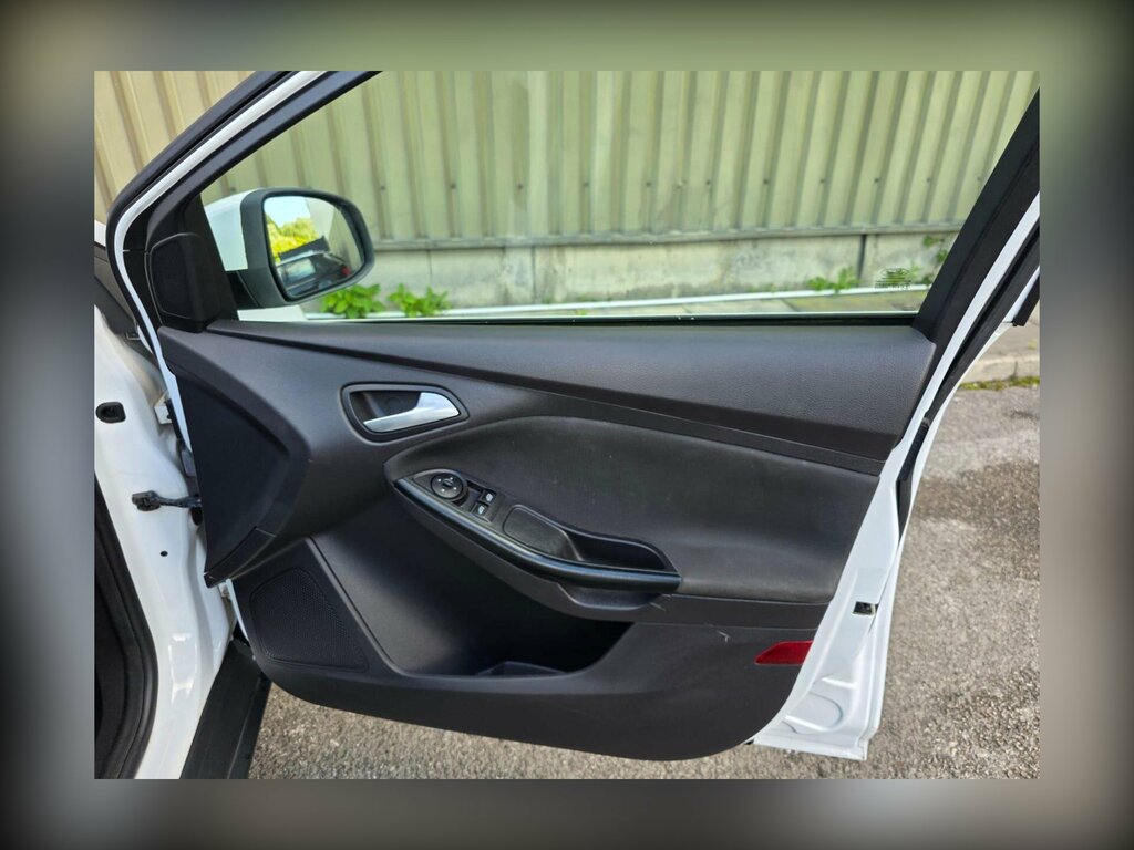 Ford Focus 1.6 Titanium Euro 5 Silver #14