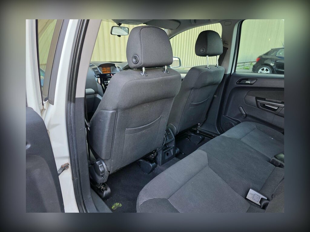 Vauxhall Zafira Elite Red #9