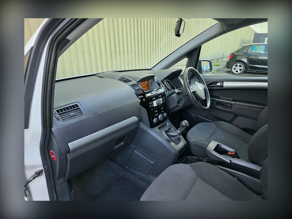 Vauxhall Zafira Elite Red #12