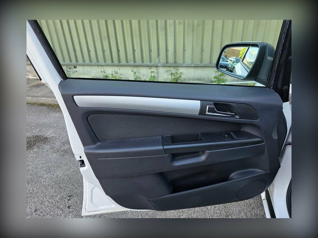 Vauxhall Zafira Elite Red #11