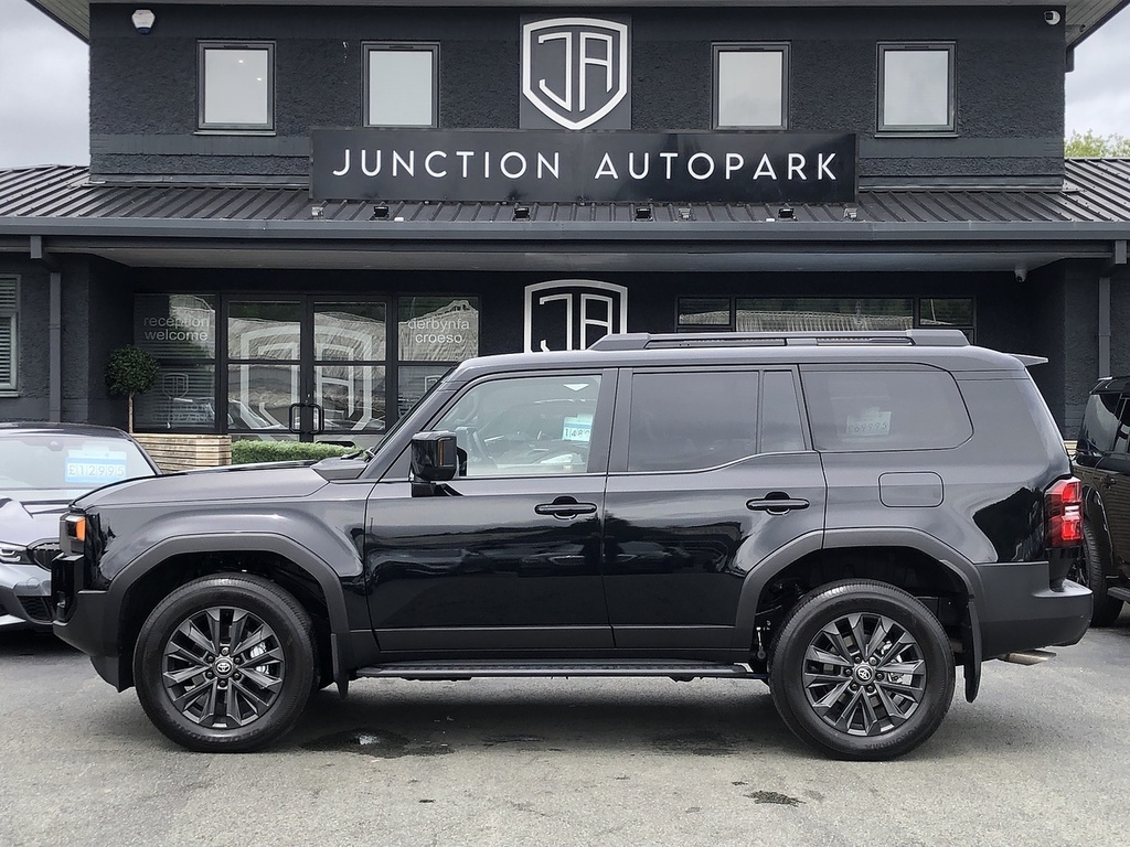 Toyota Land Cruiser D Mhev Invincible Black #4