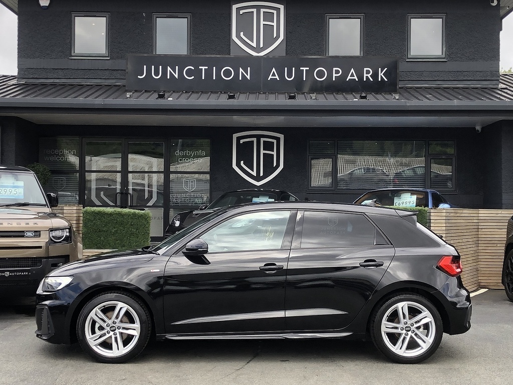 Audi A1 Tfsi S Line Black #4