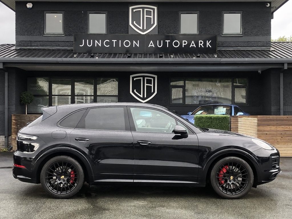 Porsche Cayenne T V8 Gts Black #5