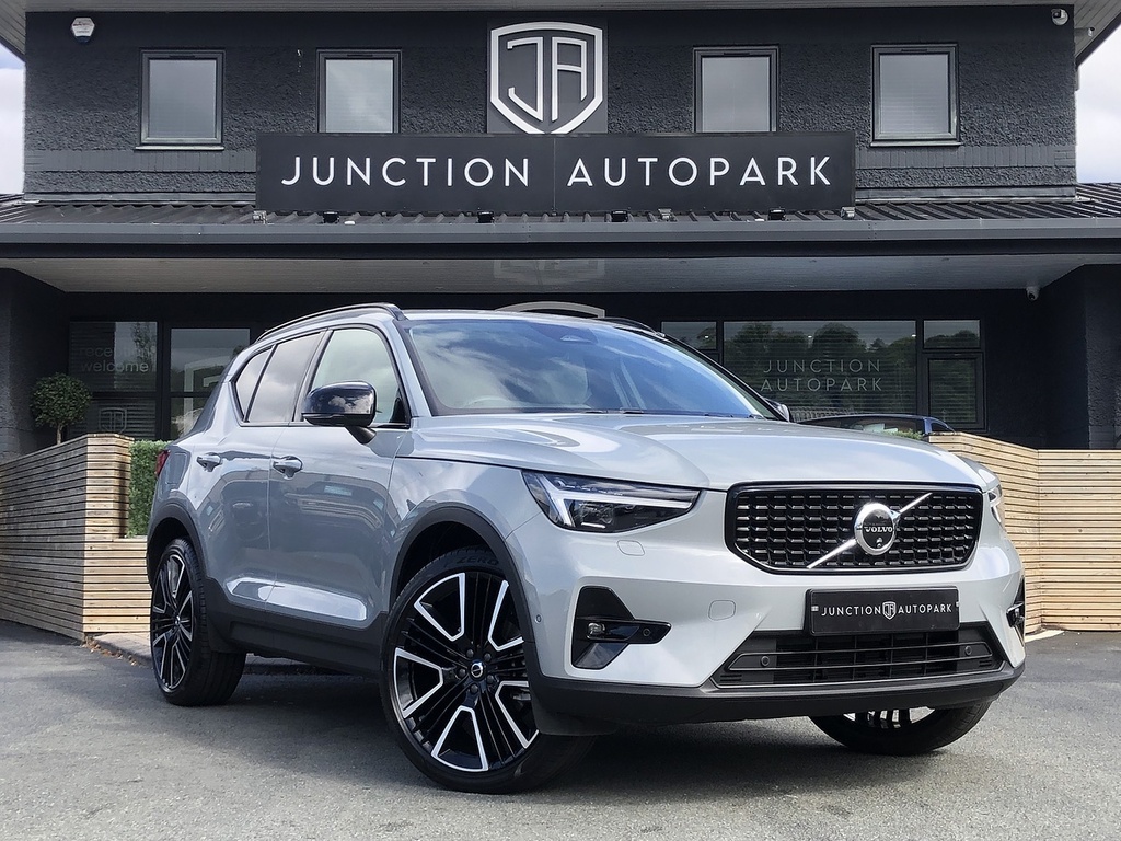 Volvo XC40 B3 Mhev Ultra Dark Grey