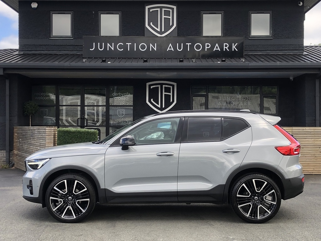 Volvo XC40 B3 Mhev Ultra Dark DE25XCM Grey #4