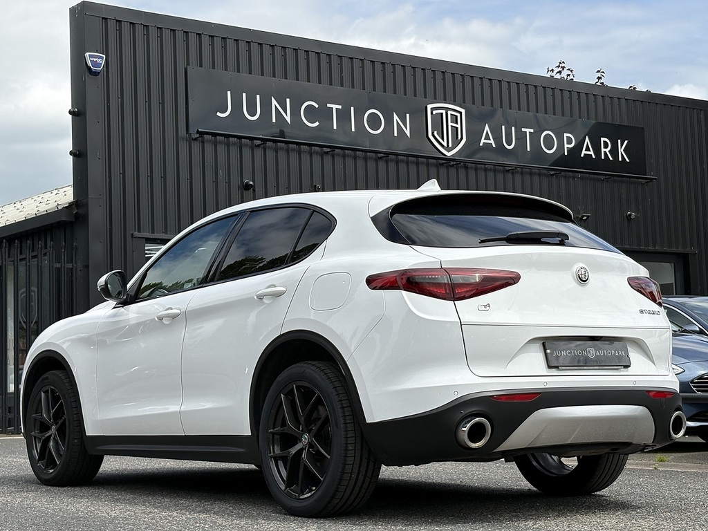 Alfa Romeo Stelvio T Milano Edizione White #3