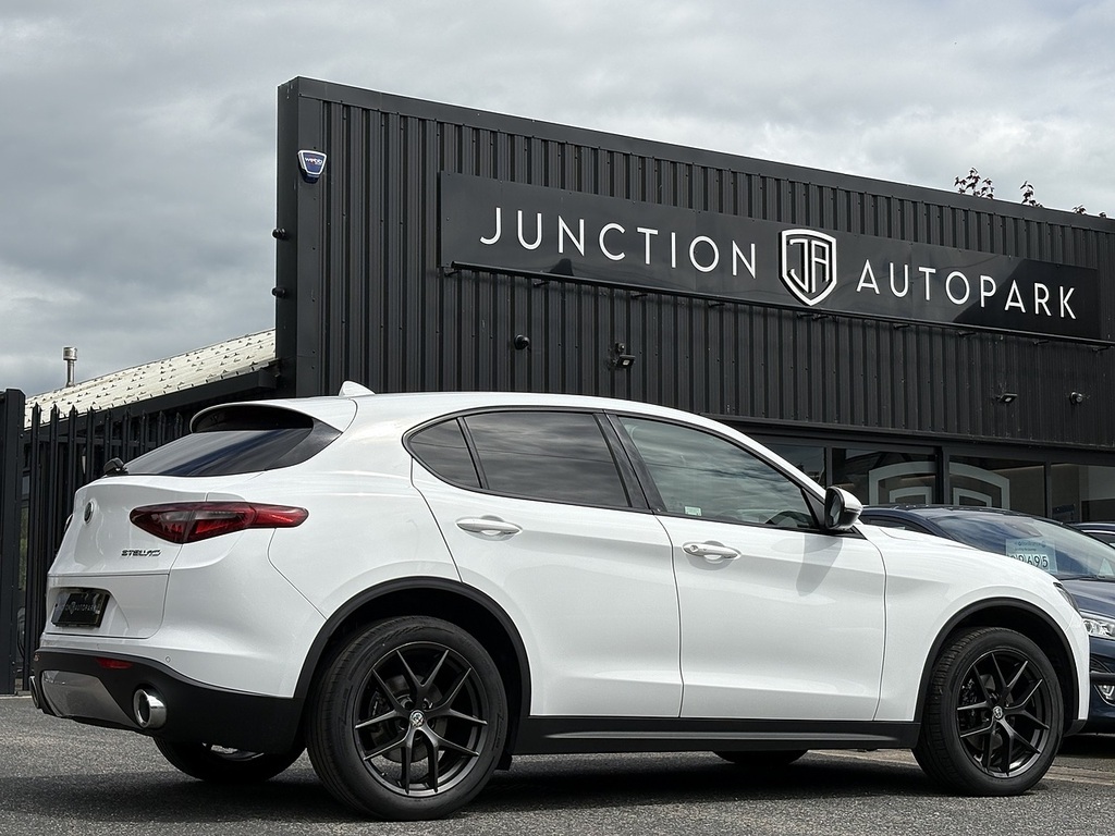 Alfa Romeo Stelvio T Milano Edizione White #6