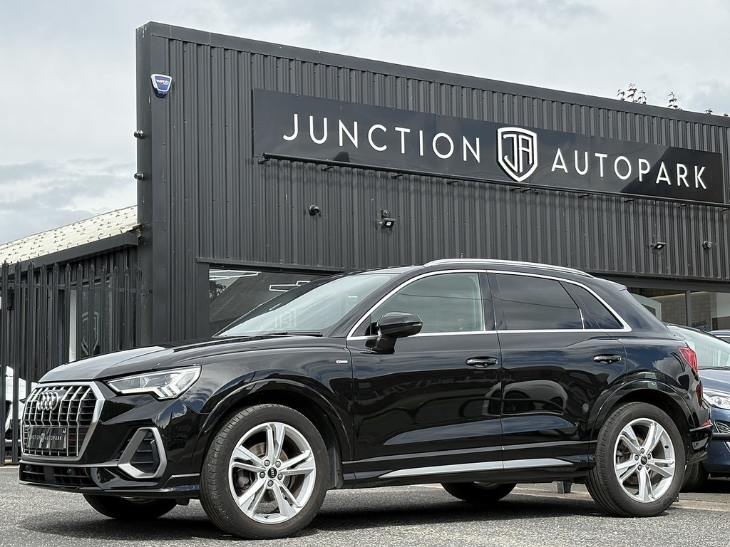 Audi Q3 Tfsi Cod S Line Black #2