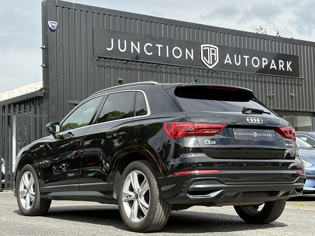 Audi Q3 Tfsi Cod S Line Black #3