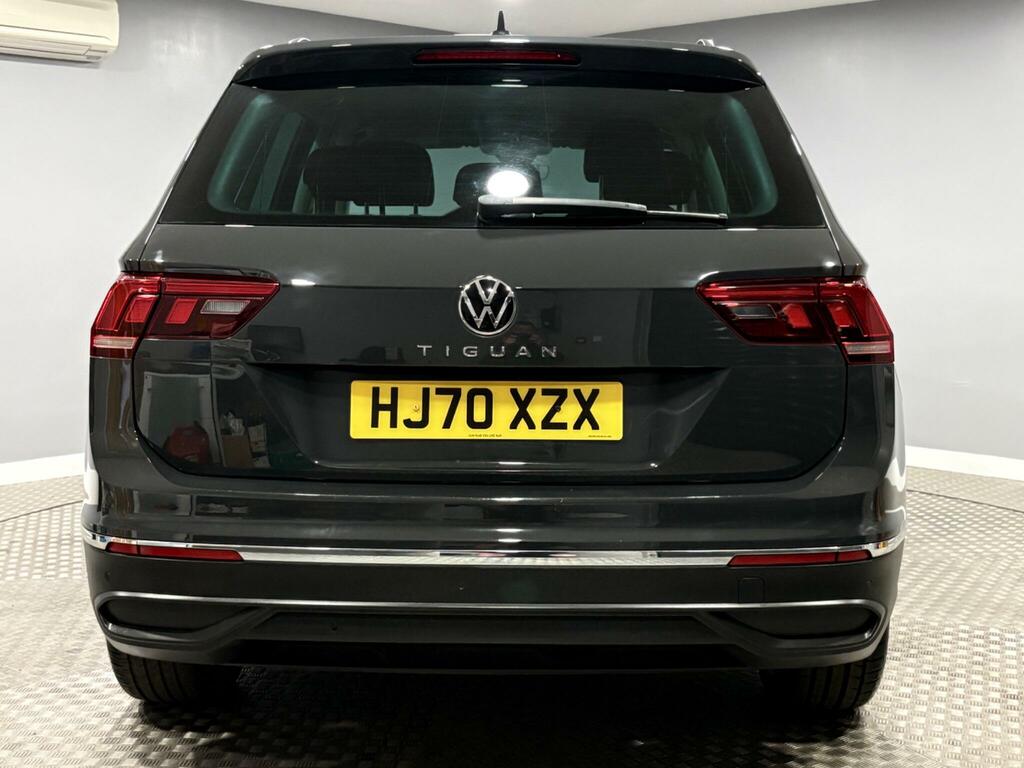 Volkswagen Tiguan 1.5 Tsi Life Euro 6 Ss HJ70XZX Grey #4