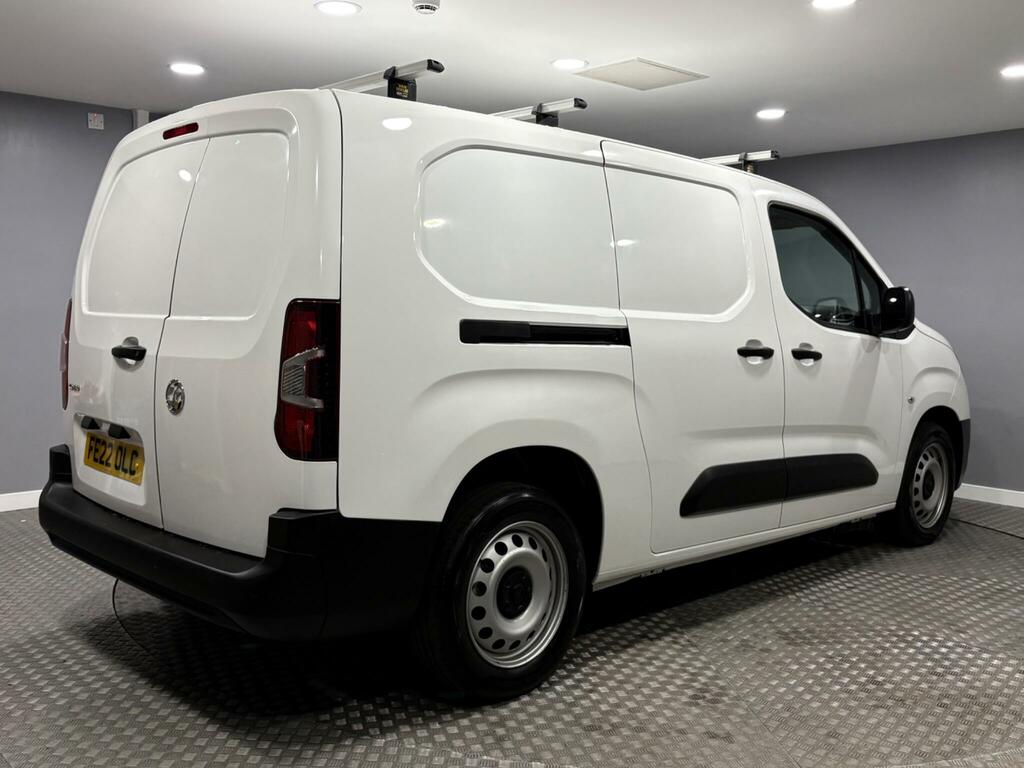 Vauxhall Combo 1.5 Turbo D 2300 Dynamic Crew Van L2 Euro 6 FE22OLC White #3