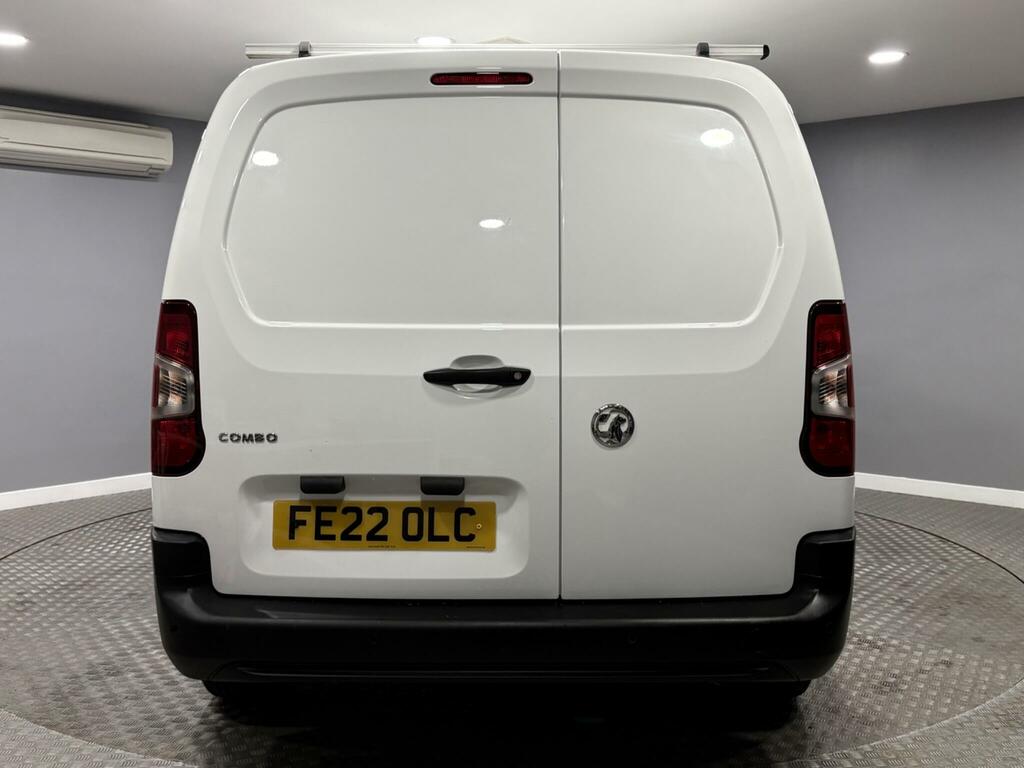 Vauxhall Combo 1.5 Turbo D 2300 Dynamic Crew Van L2 Euro 6 FE22OLC White #4