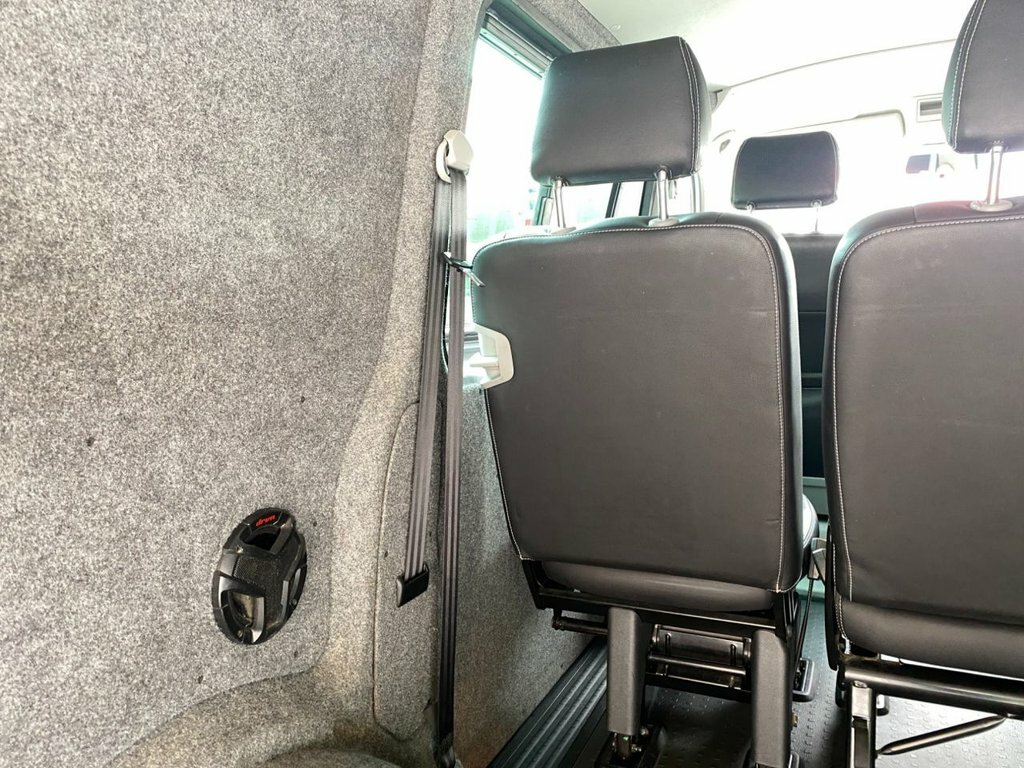 Volkswagen Transporter Sportline Combi White #23