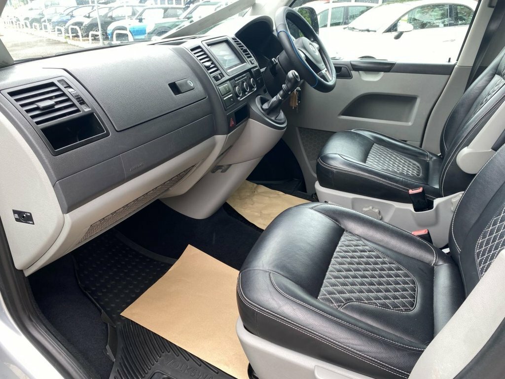 Volkswagen Transporter Sportline Combi White #20