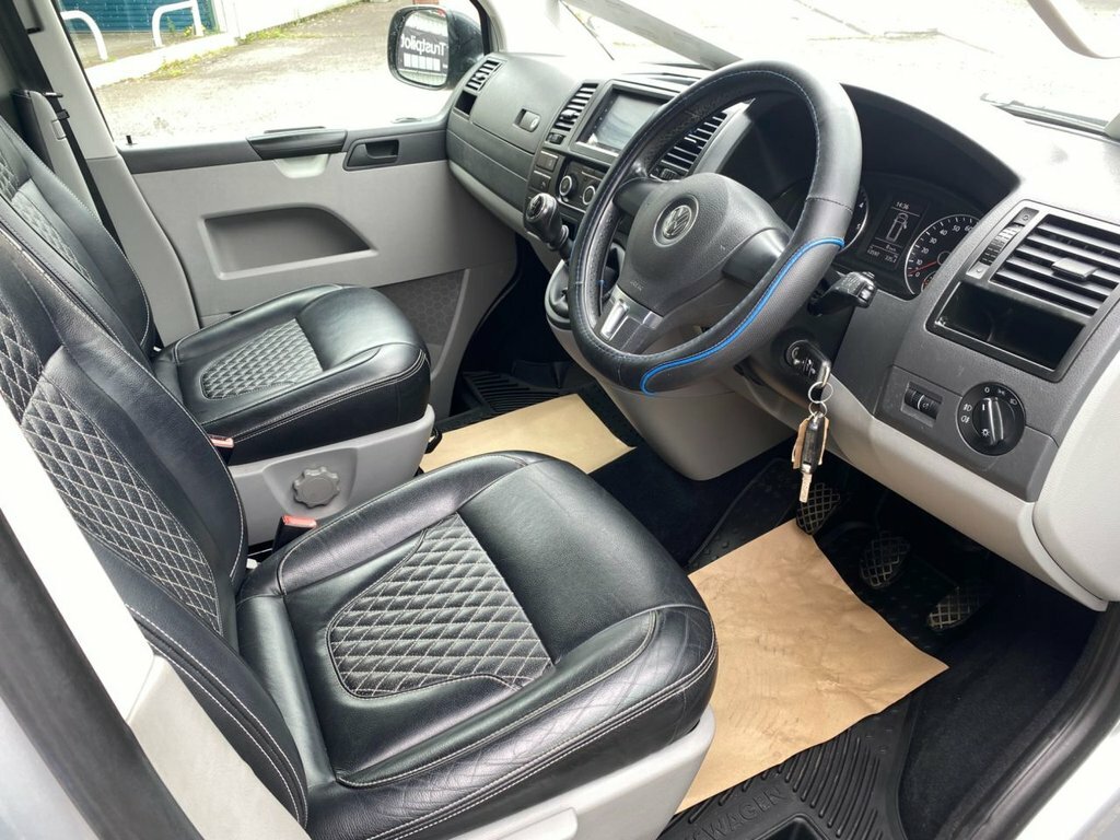 Volkswagen Transporter Sportline Combi White #11