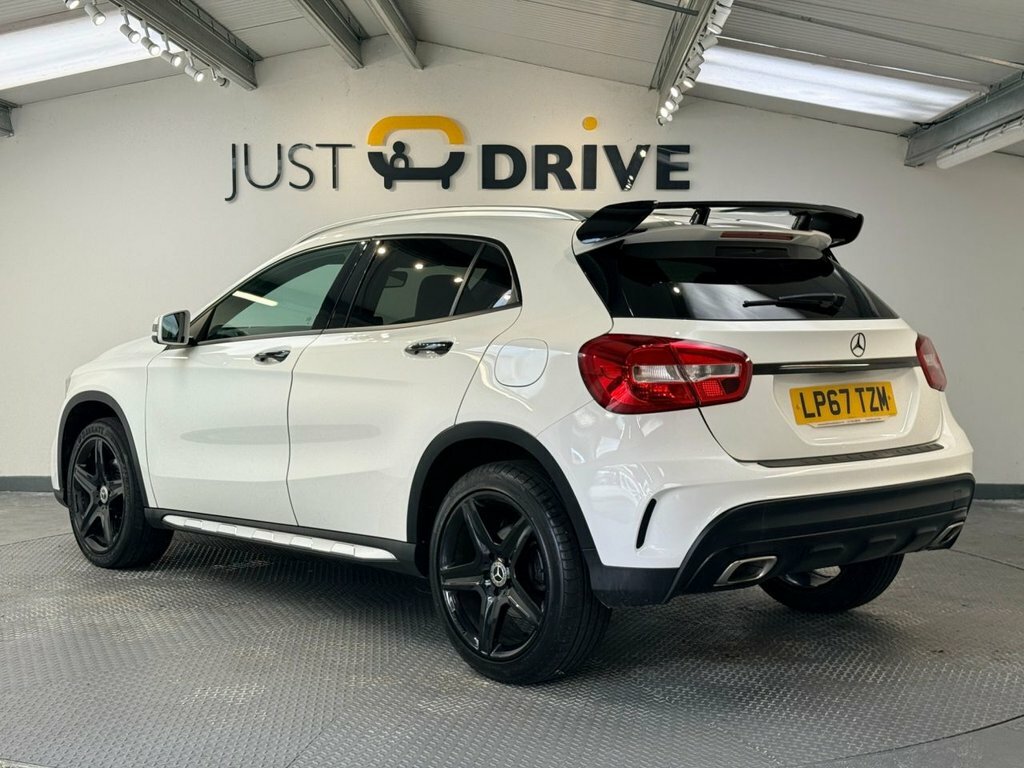 Mercedes-Benz GLA Class 2.1L Amg Line White #5