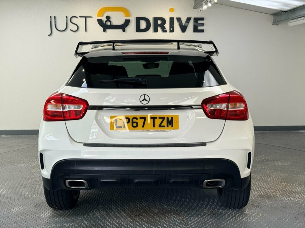 Mercedes-Benz GLA Class 2.1L Amg Line White #6