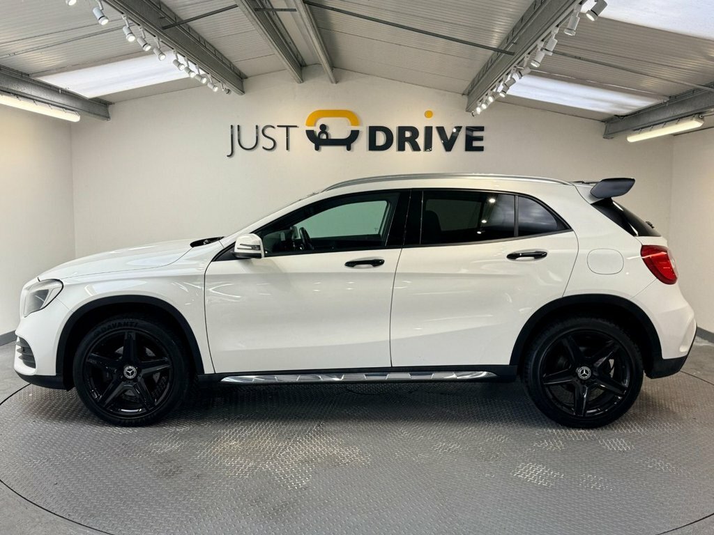 Mercedes-Benz GLA Class 2.1L Amg Line White #4