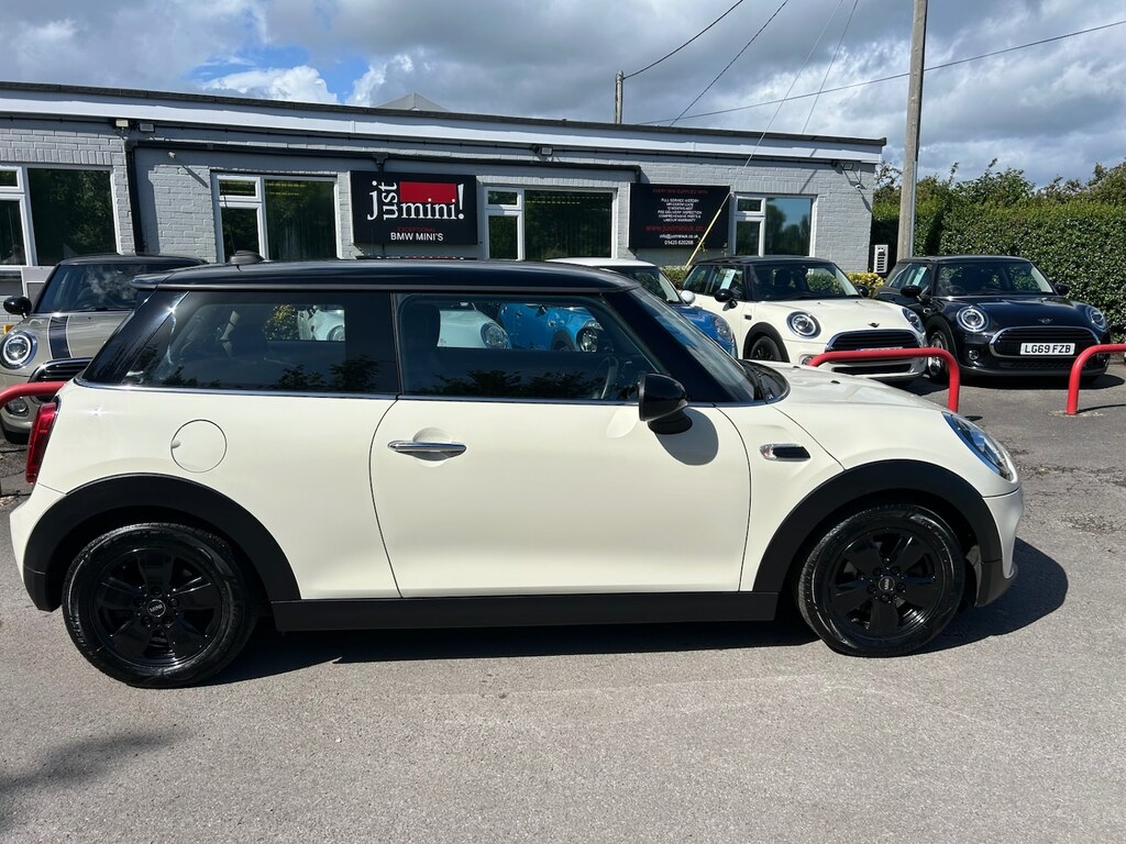 Mini Hatch 1.5 Cooper Classic II MD68YOH White #2
