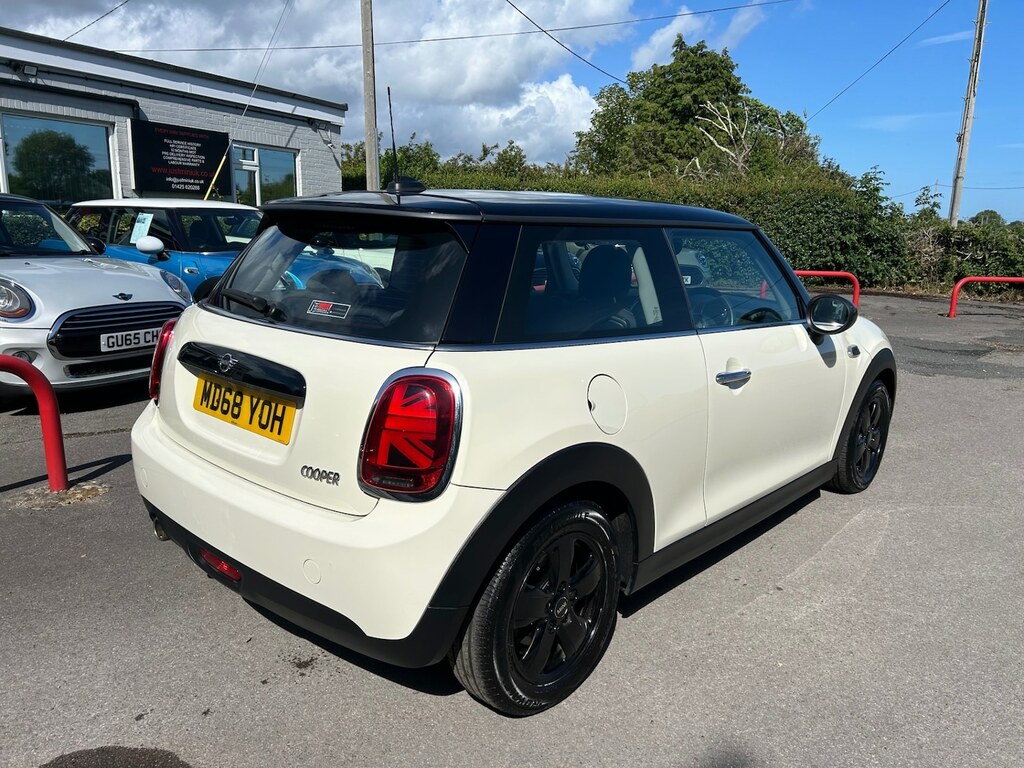 Mini Hatch 1.5 Cooper Classic II MD68YOH White #3