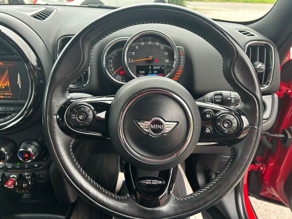 Mini Countryman 1.5L Cooper White #24