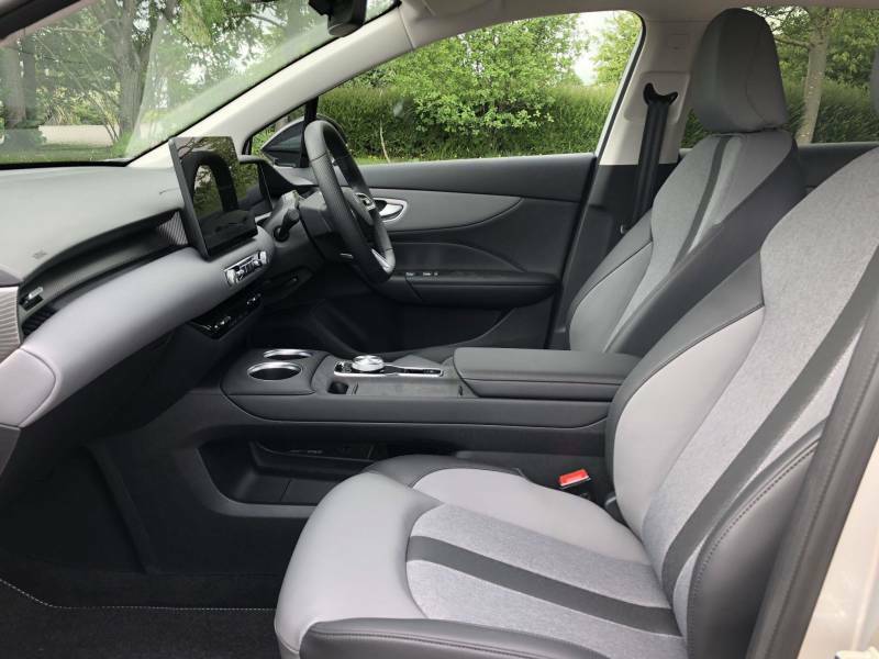 MG MG4 180Kw Premium Extended Range 77Kwh - 2026 YJ75CDD Silver #2