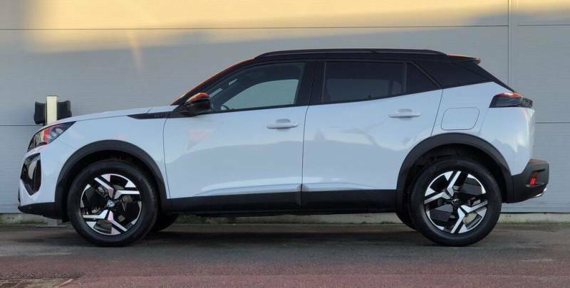 Peugeot e-2008 50Kwh Allure Orange #7