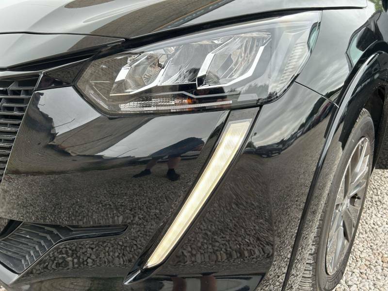 Peugeot e-208 Gt White #38