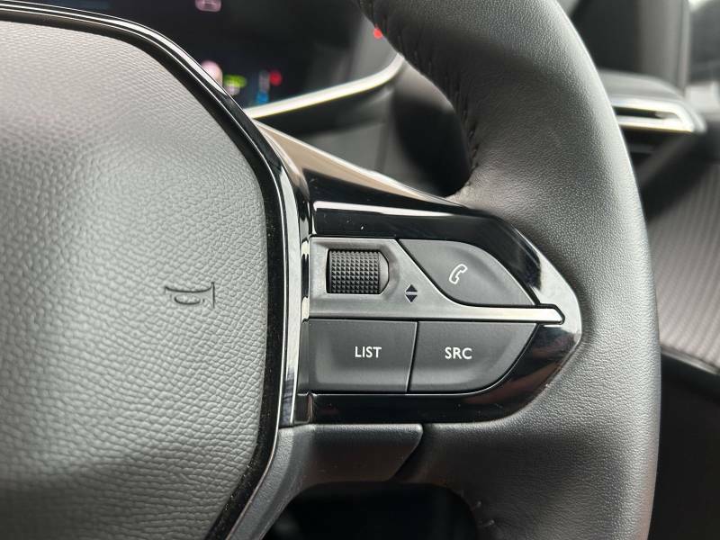 Peugeot e-208 Gt White #19