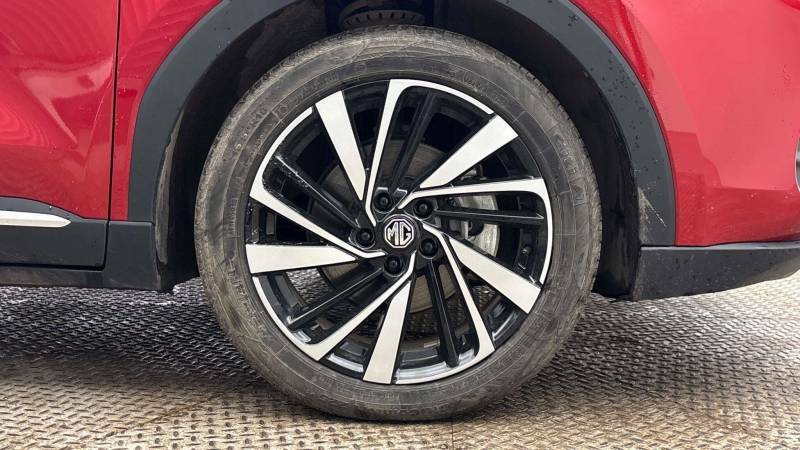MG ZS 1.5 Hybrid Trophy Red #6
