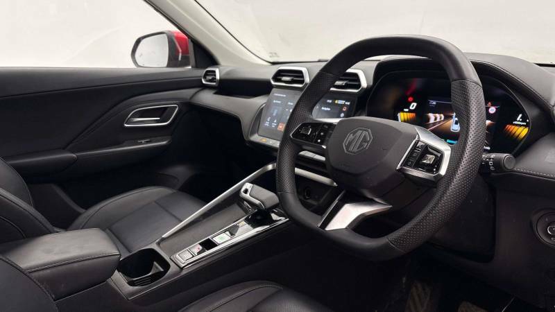 MG ZS 1.5 Hybrid Trophy Red #2