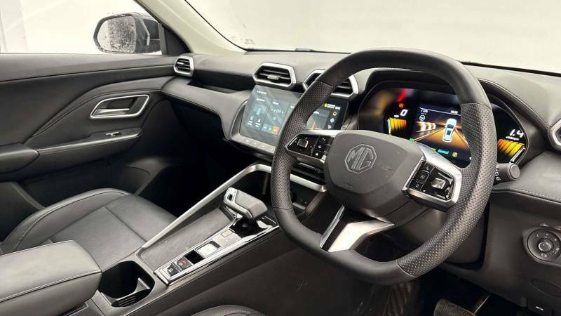 MG ZS 1.5 Hybrid Trophy Black #2