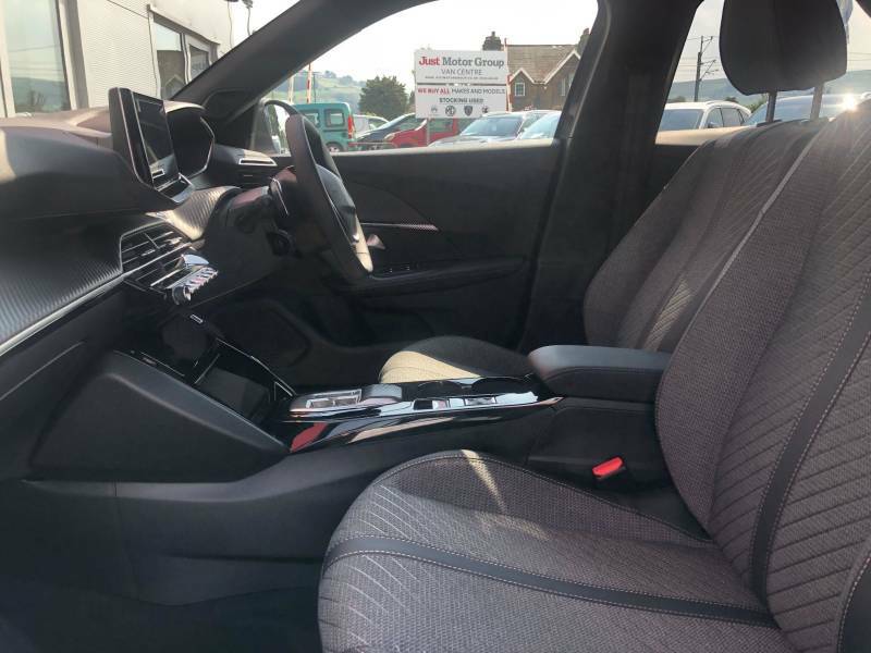 Peugeot 2008 Allure Premium Grey #17